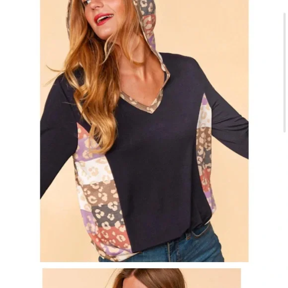 NWOT Navy Dark Top Blouse Multi Animal Print Color Hoodie M - Picture 2 of 6